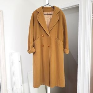 Oversized Vintage Camel coat